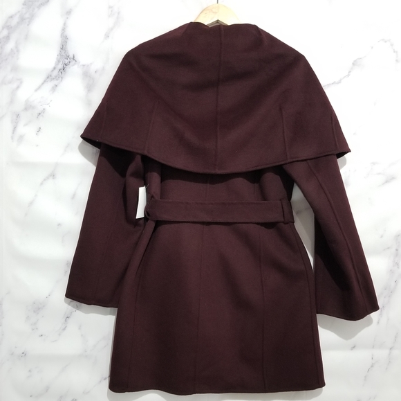 TAHARI Open Jacket with belt and cape hoodie, size Medium - Picture 3 of 8